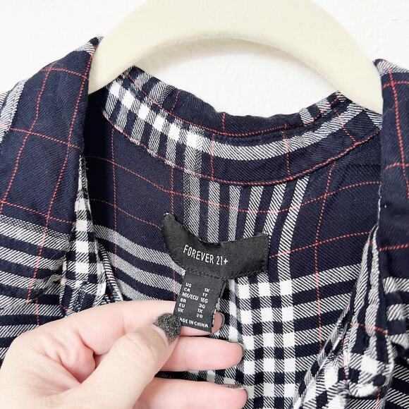 [Forever 21+] Navy Blue White Plaid Flannel Button Down Shirt Relaxed Fit Sz 1X - Picture 10 of 10